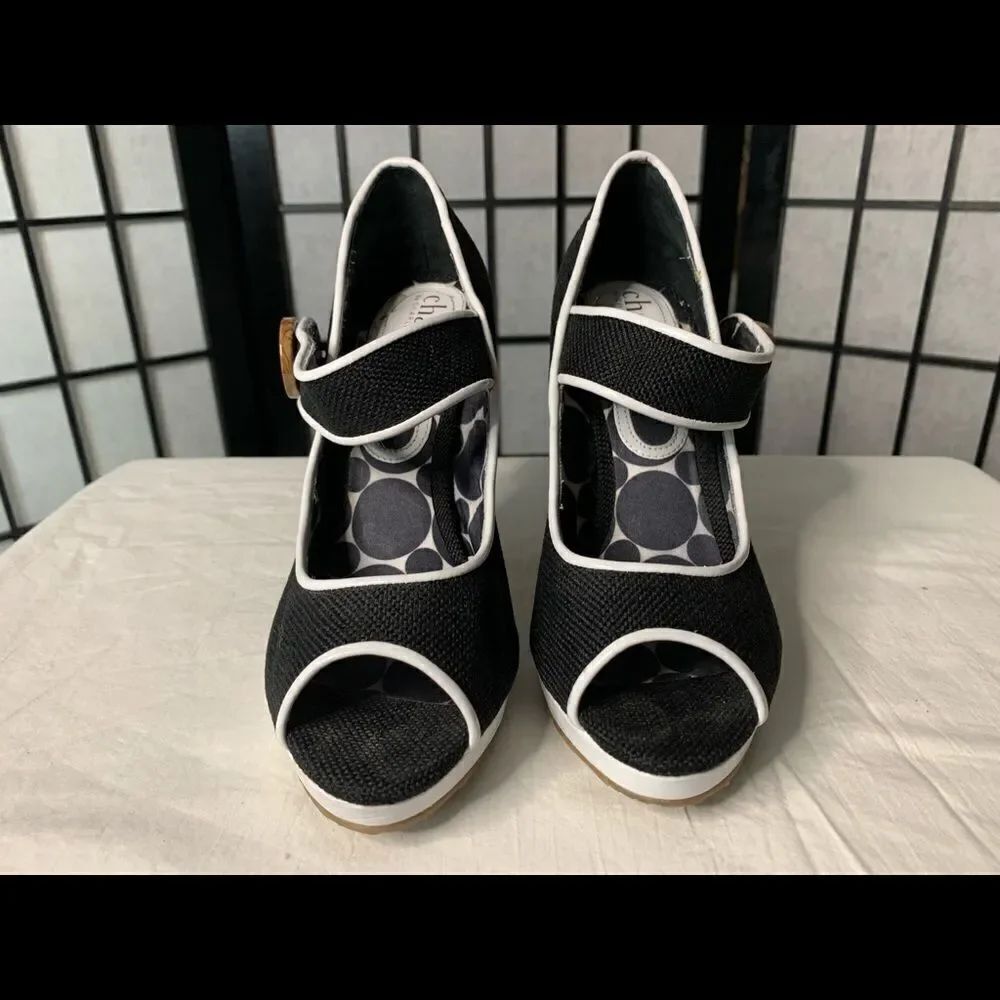 Black white Charles for Charles David shoe sz 7M